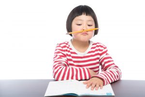 勉強をする子どもの（キッズデュオ説明会）イメージ画像