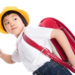 学校に向かう女の子のイメージ画像
