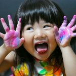 うんこ漢字ドリルを楽しむ子供のイメージ画像