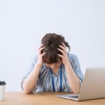 いつまでも報酬をもらえないことでWebライターは怪しい・詐欺・胡散臭いと感じる主婦クラウドワーカー