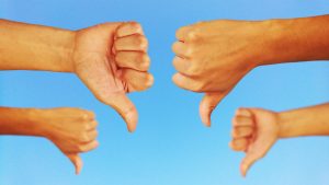 大学生がクラウドソーシングで稼ぐことに関する悪い口コミ評判を寄せる人