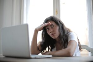 主婦がWebライターで収入を得るデメリットでデメリットを感じている主婦