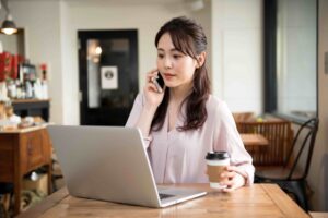 ITプロパートナーズの口コミ評判で電話連絡が多くて困惑している女性