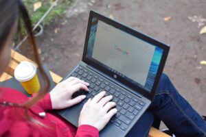 タノムノの他のサービスとの違いを検索中の購入者