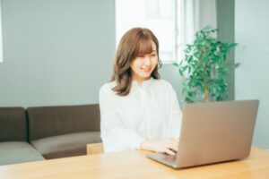 初心者の主婦におすすめの在宅ワークをしている主婦