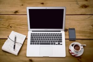 Webライターこれから活用していきたいツールをイメージしたデスク周り