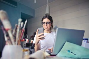 無料アプリを使ってスマホでWebライターをするメリットは手軽に記事のアイディアをメモできるですぐにメモするスマホアプリを使っているWebライター
