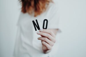 短期間で稼ぐ方法として主婦が避けたいものでNOという主婦